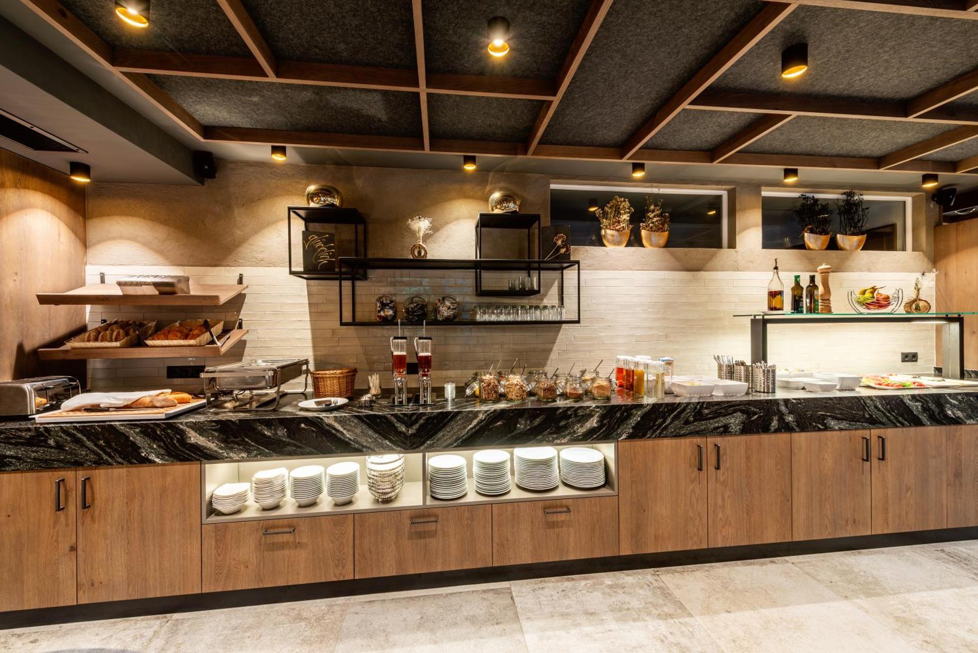 Hotel Enzian Paznaun See Εξωτερικό φωτογραφία