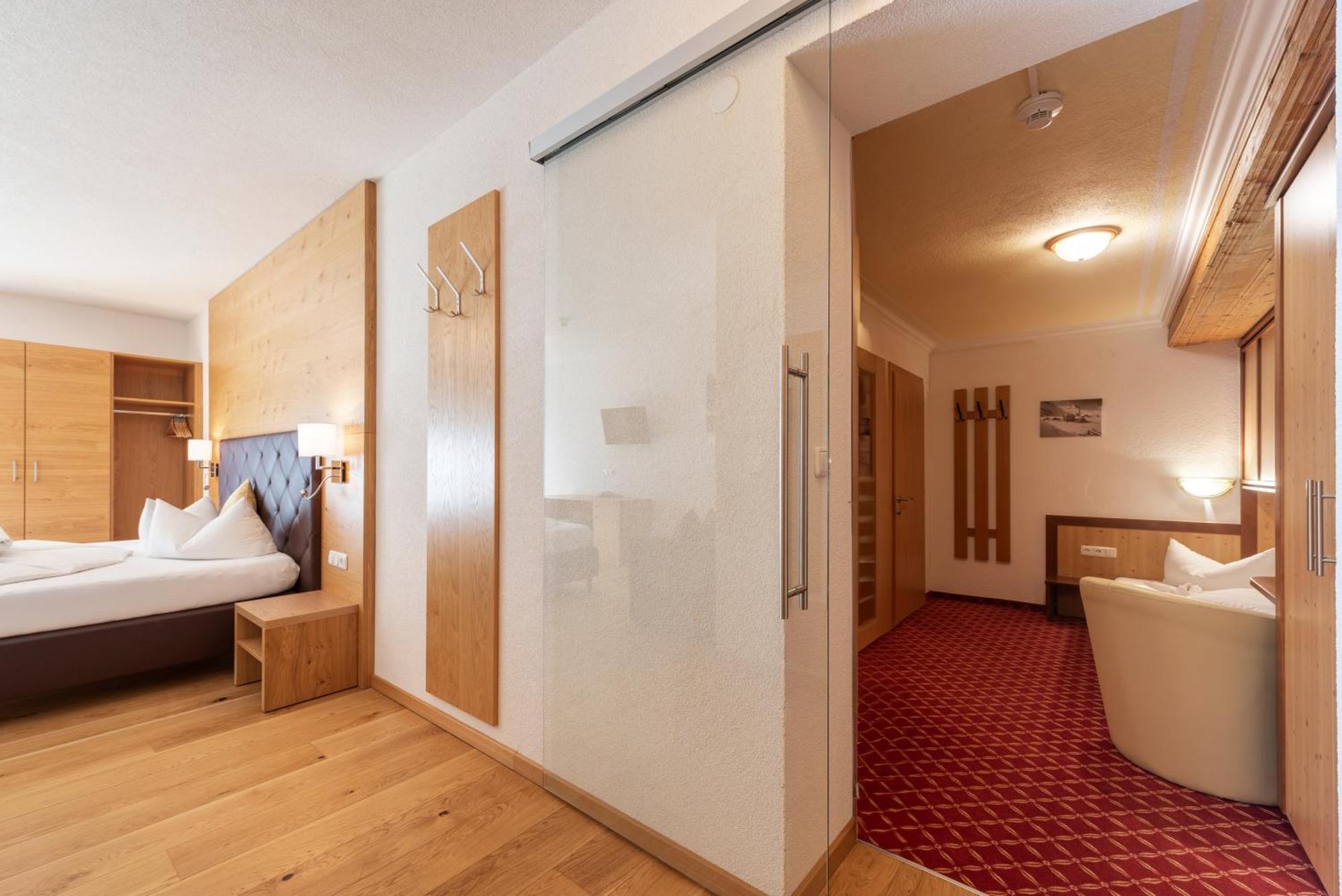 Hotel Enzian Paznaun See Εξωτερικό φωτογραφία