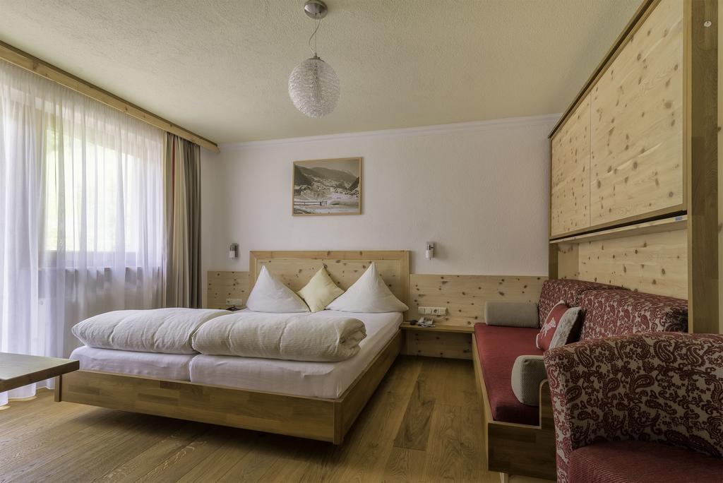 Hotel Enzian Paznaun See Εξωτερικό φωτογραφία
