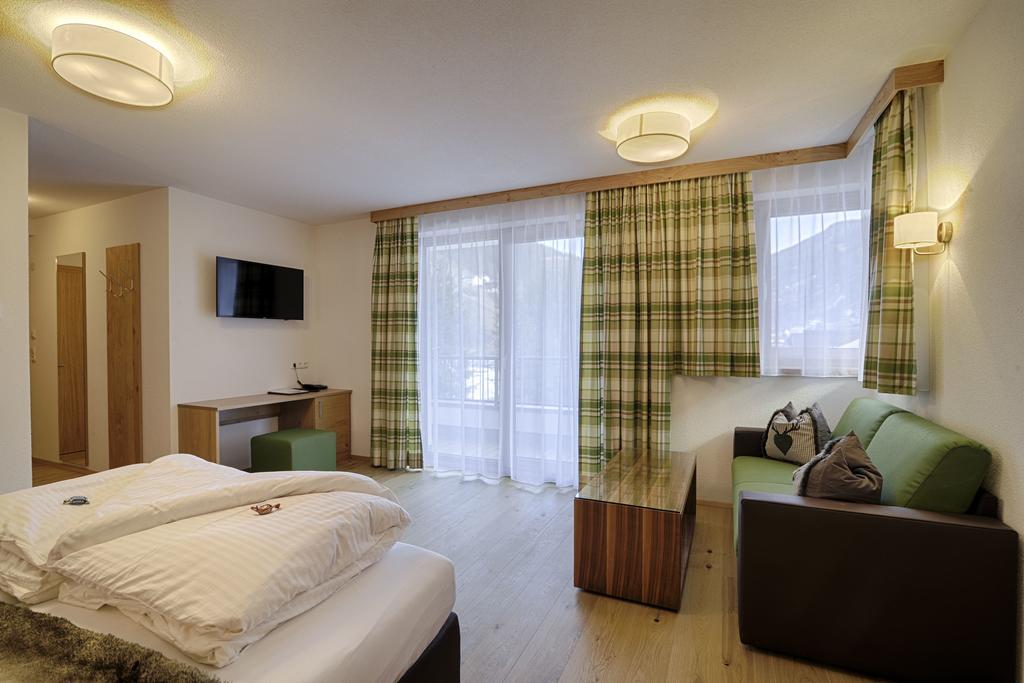 Hotel Enzian Paznaun See Εξωτερικό φωτογραφία